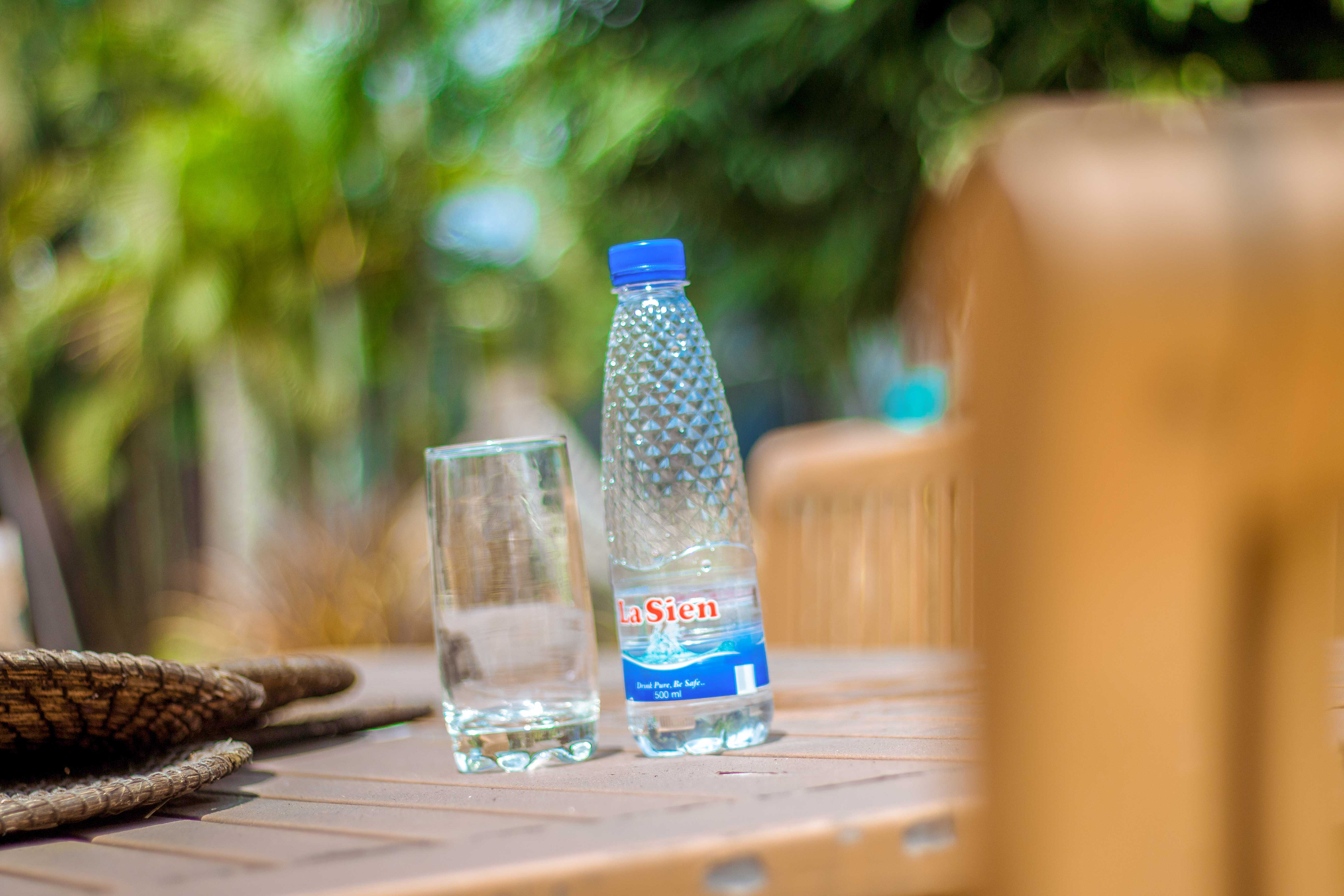 La Sien Premuim Bottled Water 150cl.